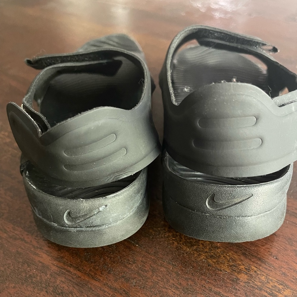 SOLD Nike Stingray Black Sandal Baseball Pool 3Y - Picture 3 of 6